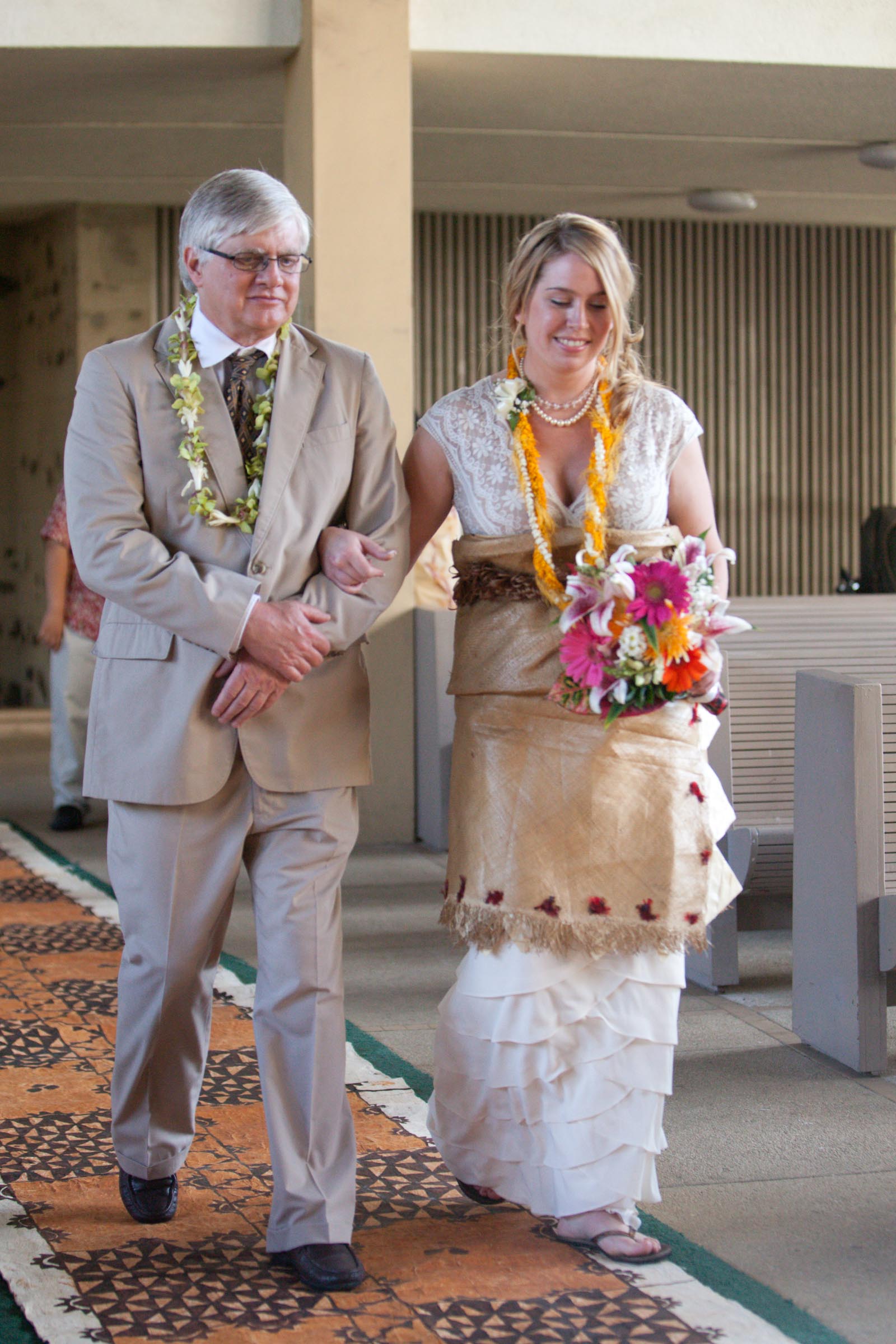 Hawaiian Weddings — wedding photography by Kim Sinton